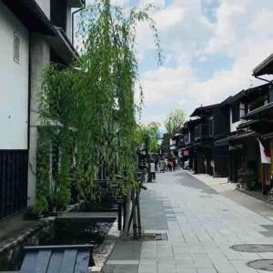 【飛騨古川】瀬戸川沿い・白壁土蔵街の古い町並みでまったりお散歩